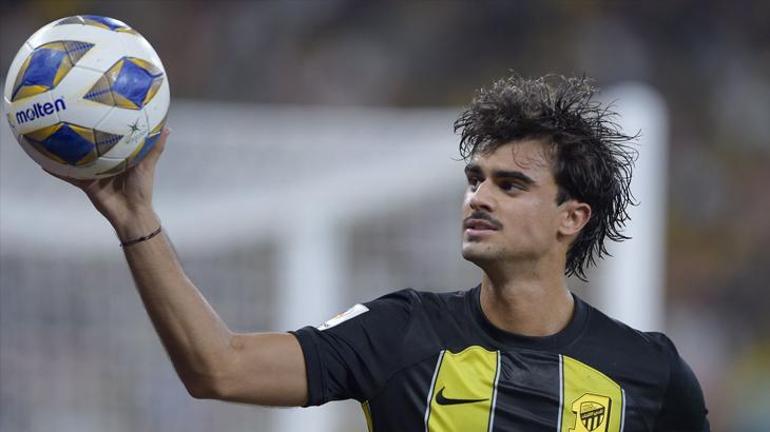 Fenerbahçeden ters köşe transfer hamlesi Suudi Arabistana gittiğine pişman oldu
