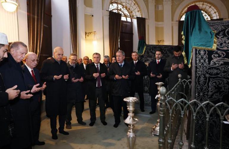 Cumhurbaşkanı Erdoğandan Sultan II. Abdülhamid Hanın türbesine ziyaret
