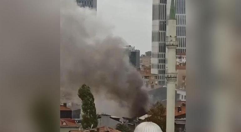 İstanbulun iki ilçesinde yangın paniği Ekipler olay yerinde