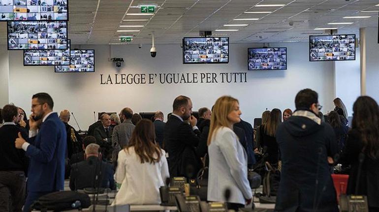 Hükümlerin okunması yaklaşık 2 saat sürdü Ndrangheta davasında 250 kişi mahkum edildi