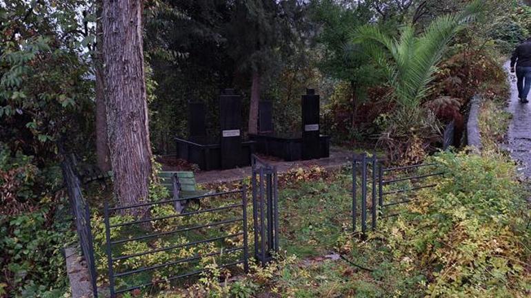 Amerikalılar gelip araştırma yapmasın diye mezarı taşla kapatıldı Meyveş Nine gizemi