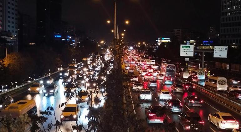 İstanbulda trafik yoğunluğu Yüzde 89a ulaştı