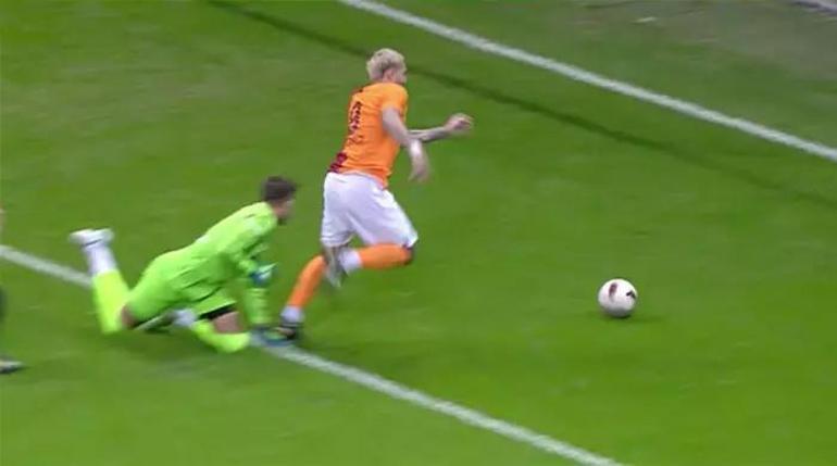 Galatasaray - Alanyaspor maçında tartışma yaratan pozisyon Gol olsa kaos çıkacak