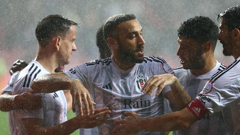 Beşiktaşta Cenk Tosun fırtınası Burak Yılmazı geride bıraktı