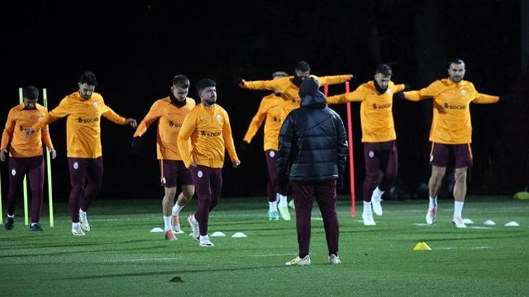 Galatasaray, Manchester United maçına hazır Antrenmanda dikkat çeken Erden Timur detayı