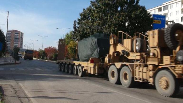 Zırhlı araçlar sınırı geçti Askeri sevkiyat