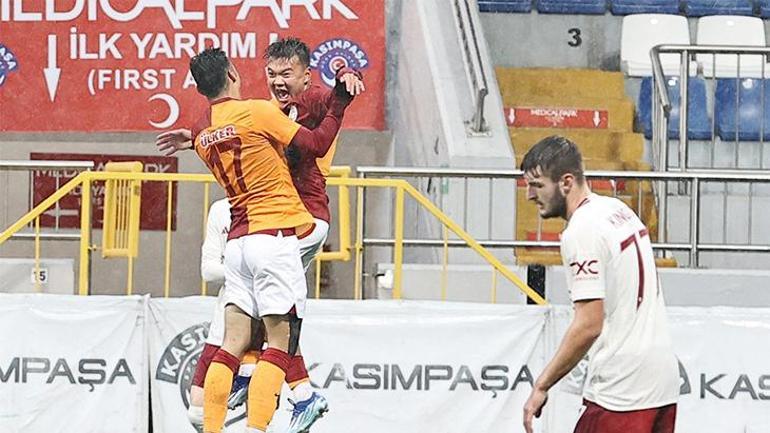 Galatasaray U19 maçında Manchester Unitedı tek golle devirdi