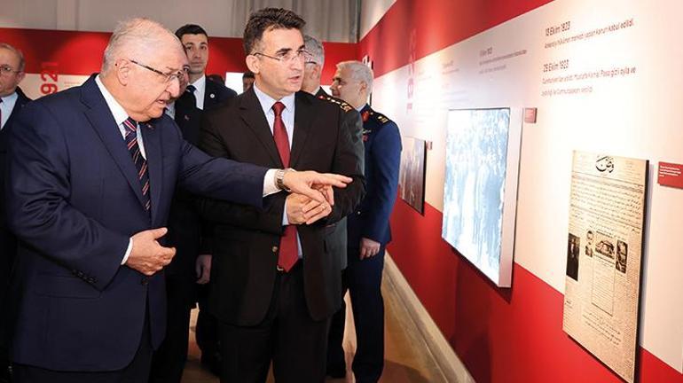 Milli Savunma Bakanı Güler, Cumhuriyetin 100üncü Yılı Sergisini açtı