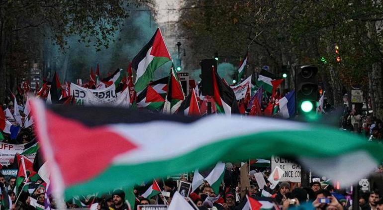 Paris Gazze için sokaktaydı Katil İsrail sloganları atıldı