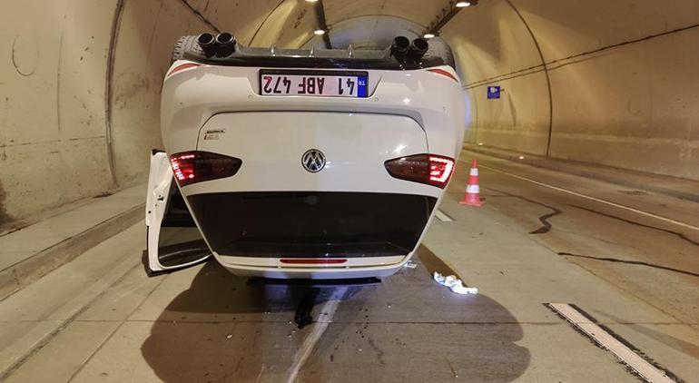 Beşiktaşta sürücüsünün hakimiyetini kaybettiği otomobil devrildi