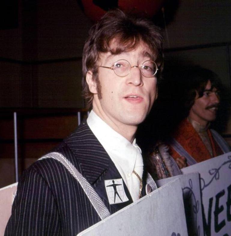 Takıntılı hayranı tarafından vurularak öldürülen John Lennonın son sözleri ortaya çıktı