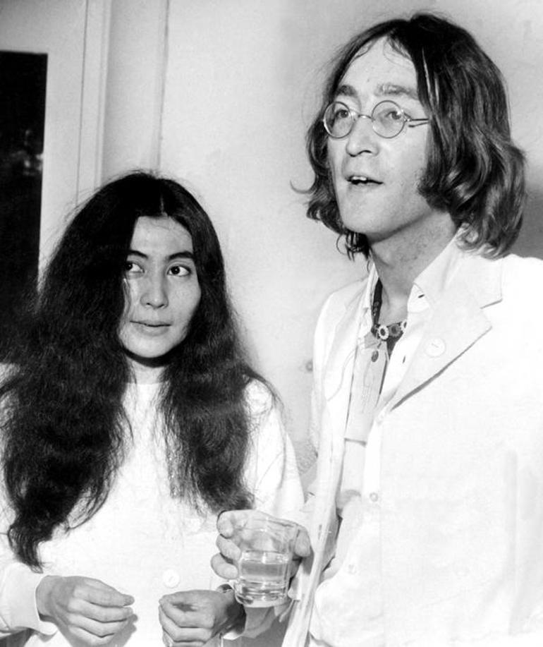 Takıntılı hayranı tarafından vurularak öldürülen John Lennonın son sözleri ortaya çıktı