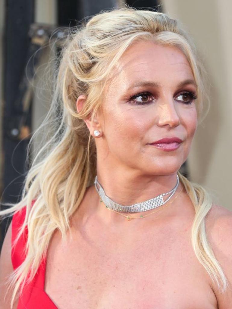 Britney Spearsın babası Jamie Spearsın bacağı kesildi