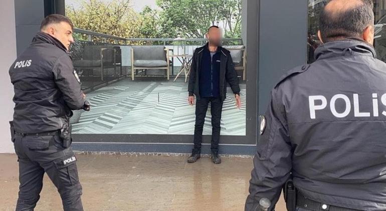 Adıyamanda hareketli dakikalar Boğazını kesen şahsı polis etkisiz hale getirdi