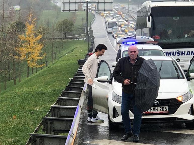 İstanbulda 10 milyonluk aracıyla kaza yaptı Yara almadan kurtuldu