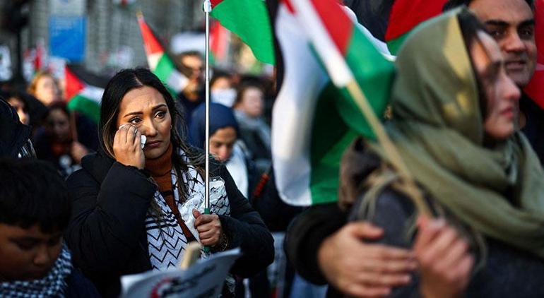 Londra Filistin için sokağa indi İsrail bir terör devletidir