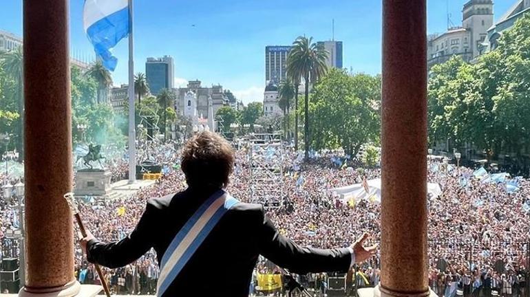 Arjantinde Testere Milei dönemi Yemin töreni yolunda şok saldırı