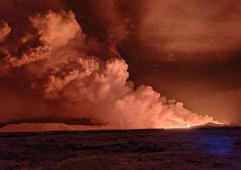 İzlandada yanardağ patlaması Dünyadaki cehennem ortaya çıktı