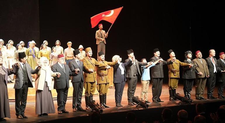 Cumhuriyete Doğru oyunu İstanbul’da sergilendi