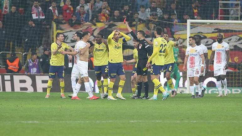 Fenerbahçeye çifte kırmızı kart şoku Fred, Galatasaray derbisinde yok