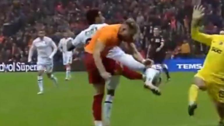 Galatasaray maçında tartışma yaratan penaltı pozisyonu Eski hakemler değerlendirdi: VAR müdahale etmeliydi