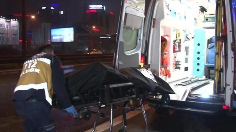 İstanbulda park halindeki araçta erkek cesedi bulundu