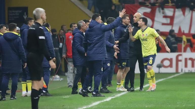 Fenerbahçede Mert Hakan Yandaş kararı İşte takımdaki geleceği