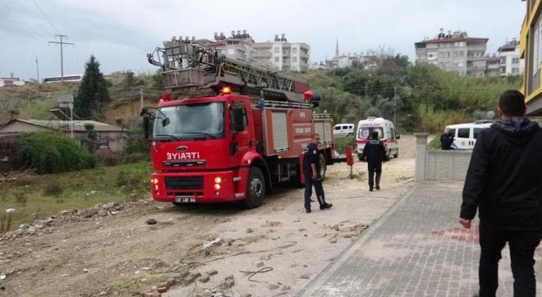 Dehşet anları Evini zamanında teslim alamayınca kendisini yakmaya çalıştı