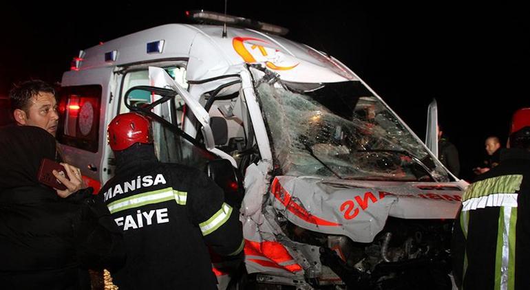 Ambulans kaza yaptı, içindeki hasta kurtarılamadı