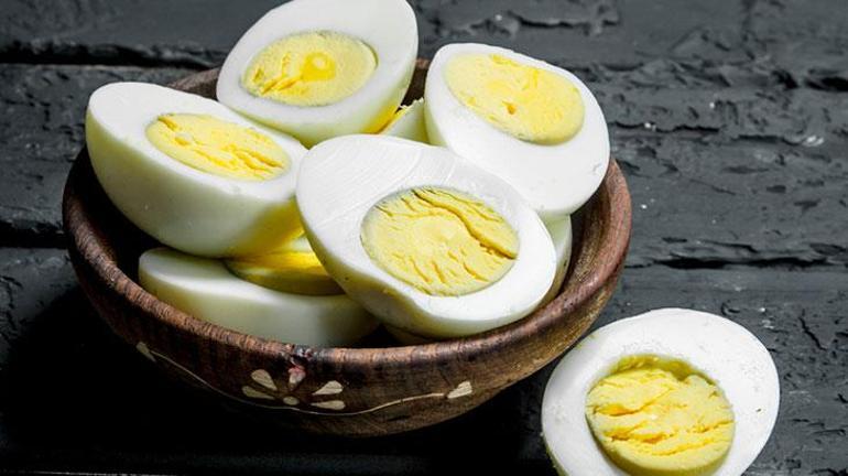 Daha önce kimse fark etmemişti Haşlanmış yumurtanın gri-yeşil renge dönmesinin nedeni buymuş