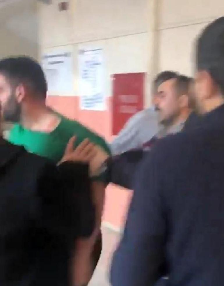 Kocaelide okul basan veliler öğretmenleri dövdü