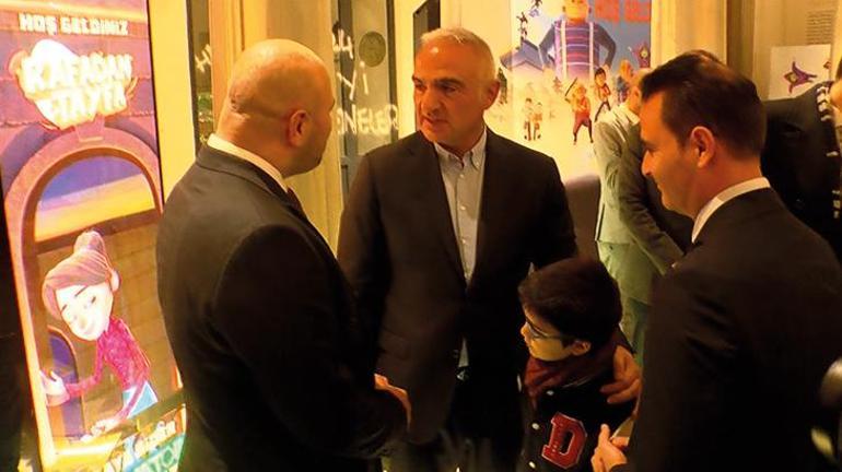 Mehmet Nuri Ersoy ve Mehmet Fatih Kacır Rafadan Tayfa filminin galasına katıldı