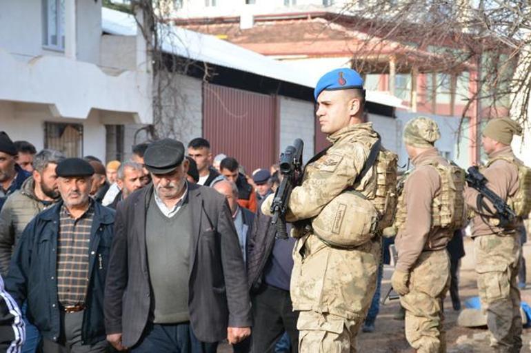 Salih Akarsunun cenazesi yoğun güvenlik altında defnedildi