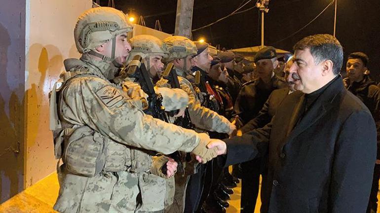 Ankara Valisi Şahin, yılbaşında çalışan personeli ziyaret etti