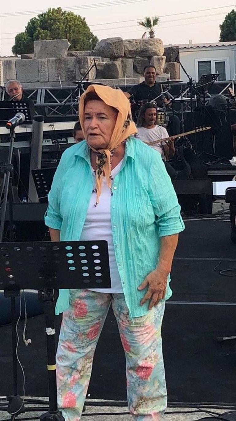 Selda Bağcanın konser provası kıyafeti gündem oldu