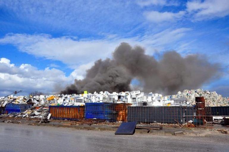 Yer: Manisa Dün yanan fabrika mühürlendi
