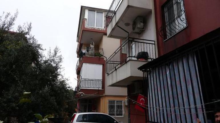 Antalyada balkonda dehşet Defalarca bıçaklanmış