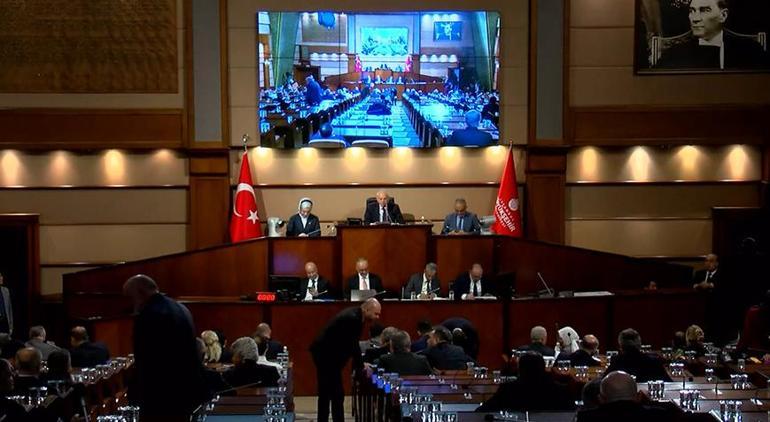 CHPli üye İBB Meclis Toplantısında partisini eleştirdi