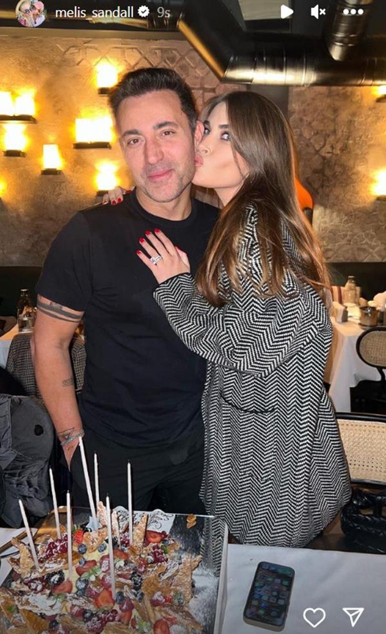 Mustafa Sandal 54 yaşında Melis Sandaldan romantik doğum günü kutlaması