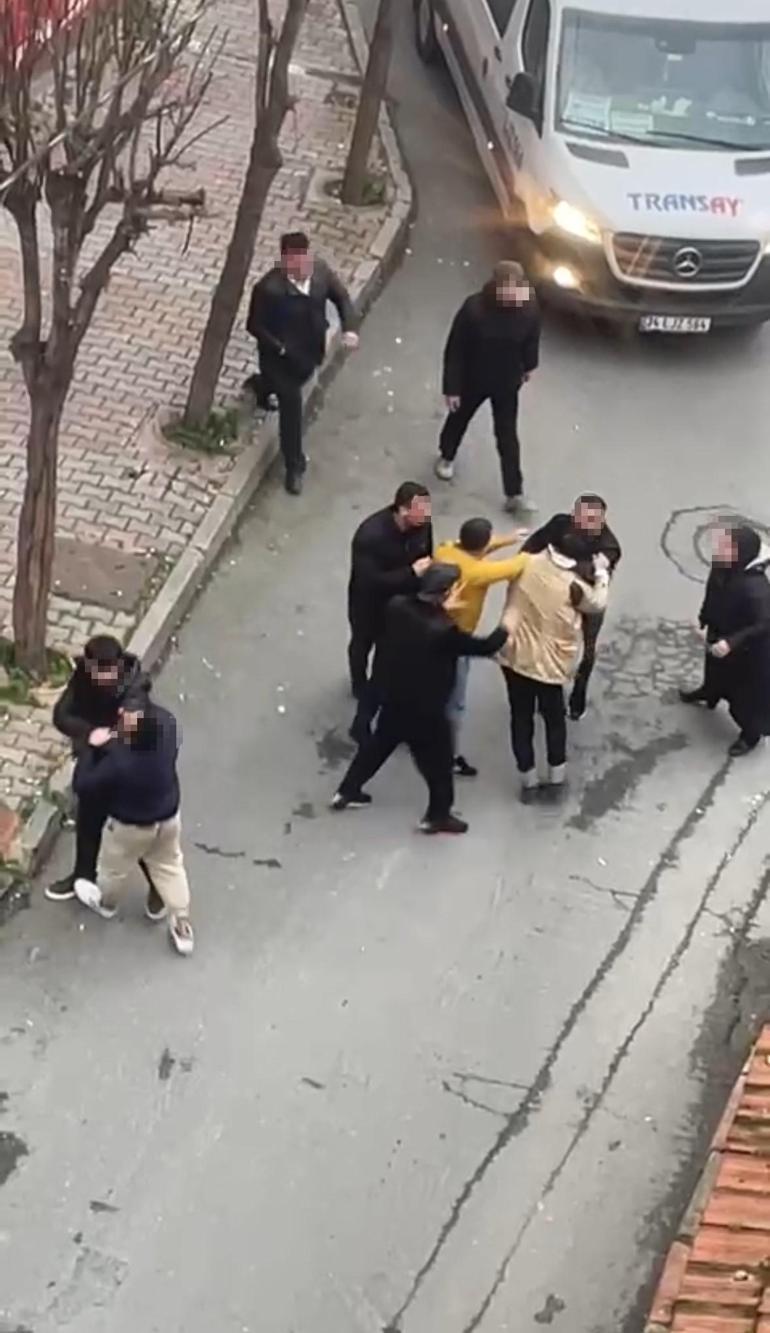İstanbulda araç benim kavgası Tornavidayla birbirlerine saldırdılar