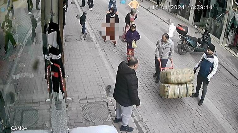 Bu görüntüler İstanbuldan Hırsızlık yaparken yakalanan 3 kadın soyundu