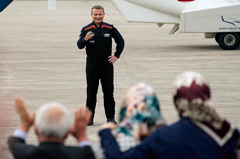 Uzaya uçan ilk Türk astronot Alper Gezeravcı dünya medyasında Çığır açıcı...