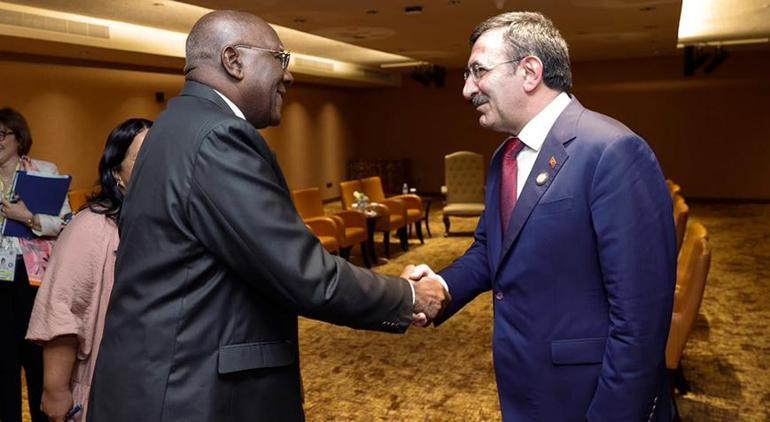 Cumhurbaşkanı Yardımcısı Yılmaz, Kübalı mevkidaşı ve Uganda Başbakanı ile görüştü