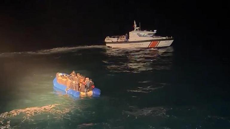 Göçmenlerin imdadına Türk Sahil Güvenlik ekipleri yetişti Yunan botundan insanlık dışı muamele