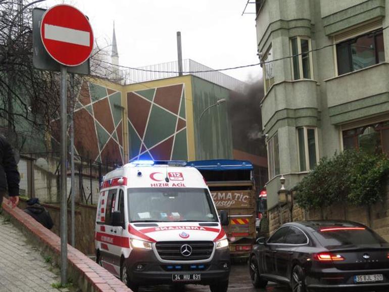 Üsküdarda 4 katlı otoparkta yangın Çok sayıda ekip sevk edildi