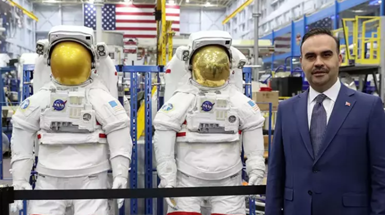 Bakan Kacır NASAnın uzay merkezini ziyaret etti
