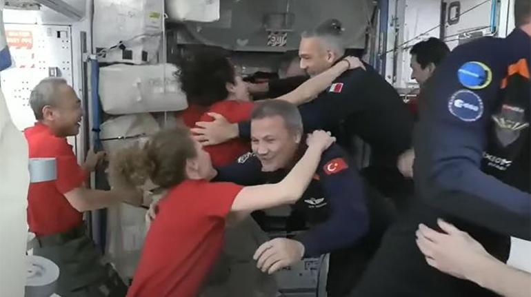 İlk Türk astronot Gezeravcı’dan ISS’te ilk Türkçe mesaj
