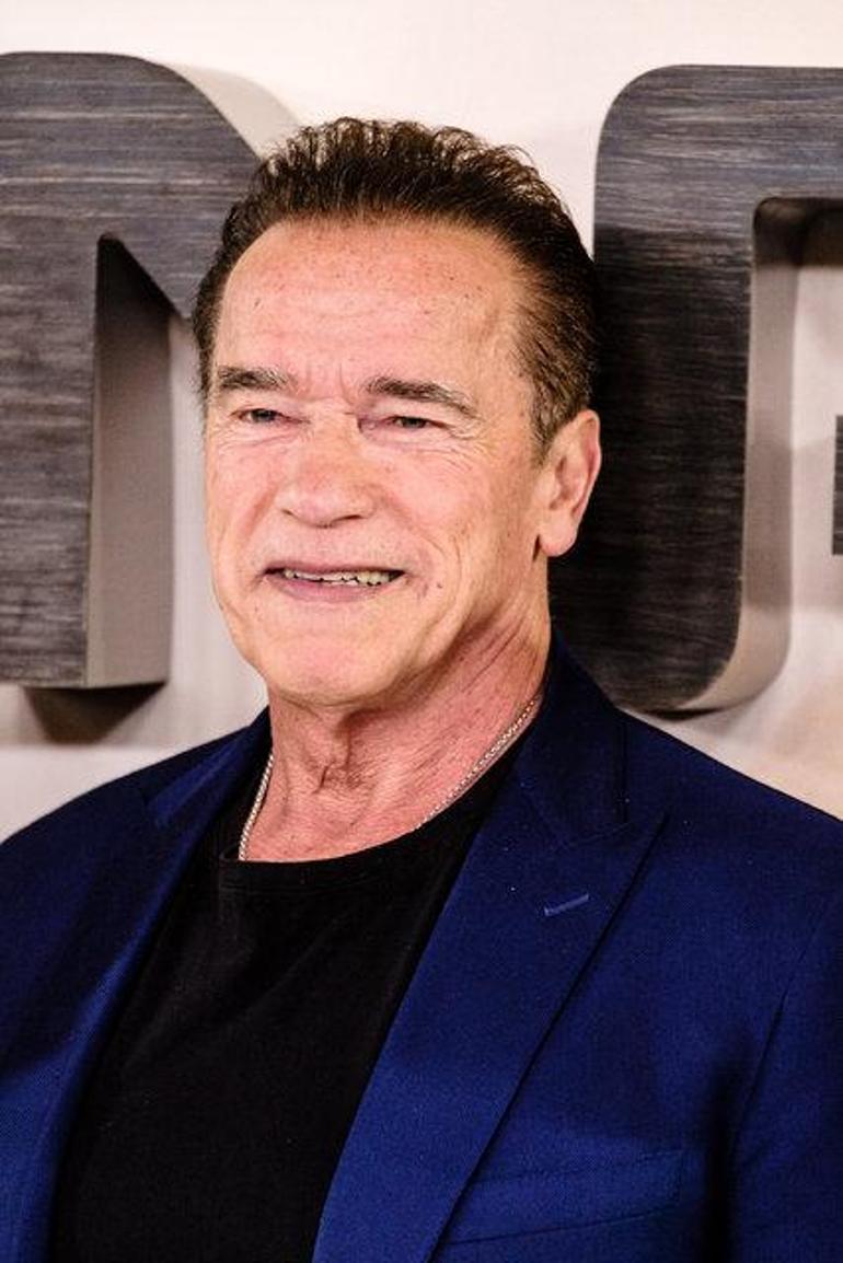 Arnold Schwarzeneggerın uğruna gözaltına alındığı saati satıldı