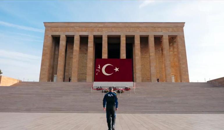 Alper Gezeravcının Anıtkabirde Atatürke bıraktığı not paylaşıldı