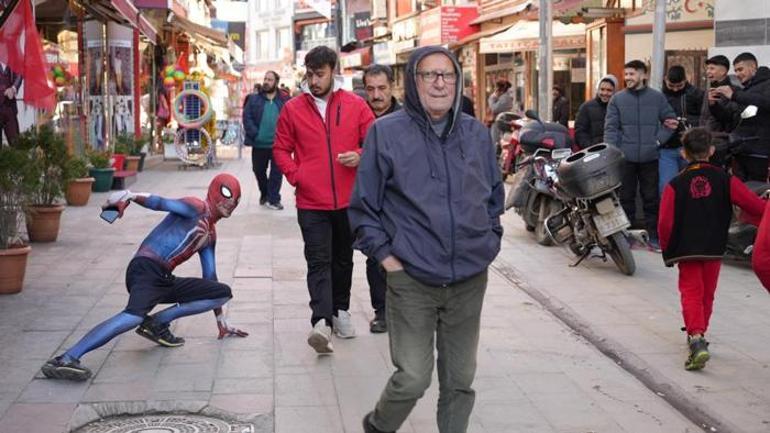 Şehir şehir gezdi 14. durağı Kırıkkale oldu: Örümcek adam yollarda